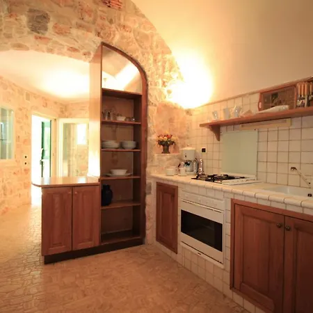 Trullo Del Conte * Salve